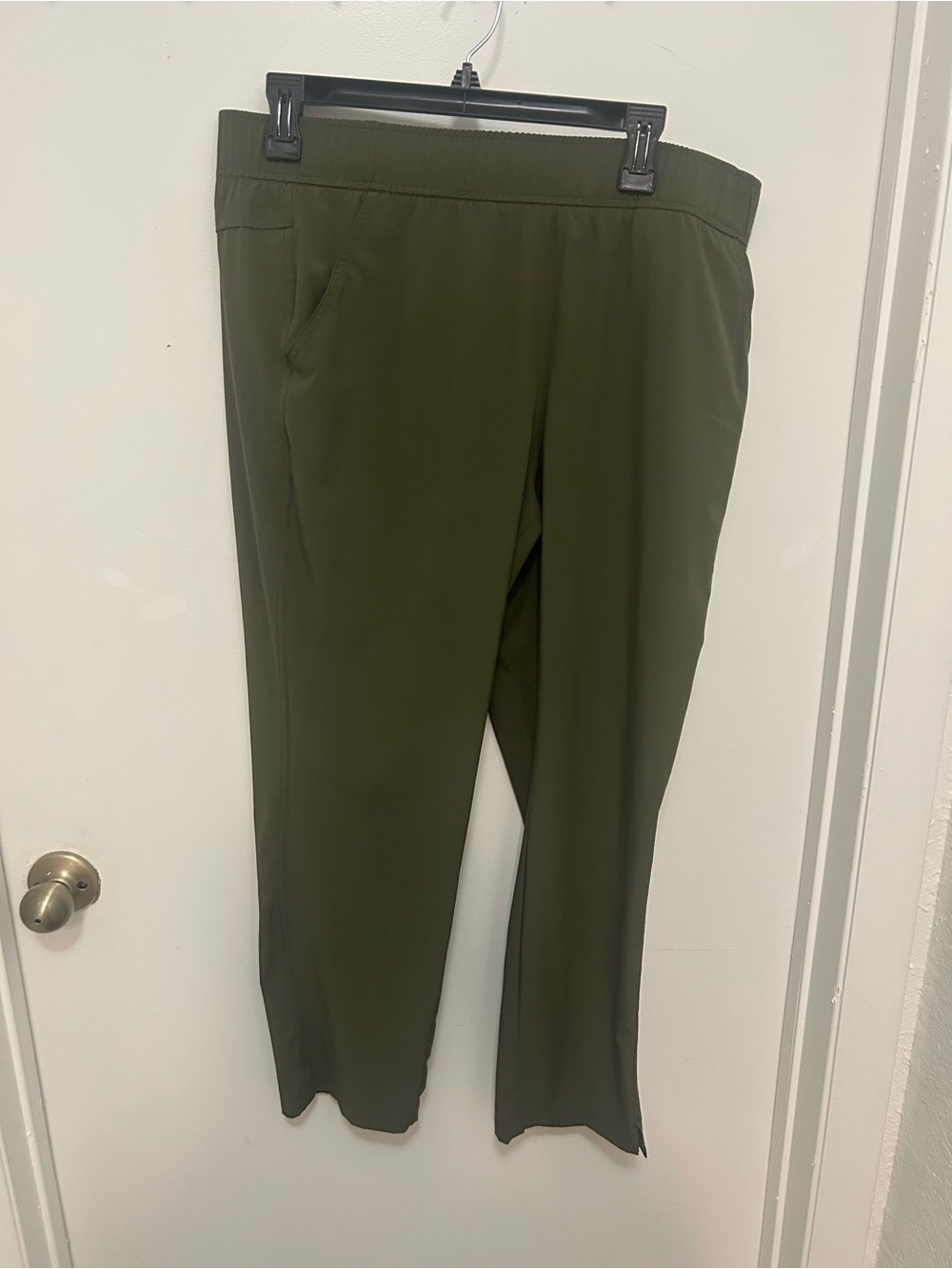 Eddie Bauer Men's Olive Green Pull-On Chinos
